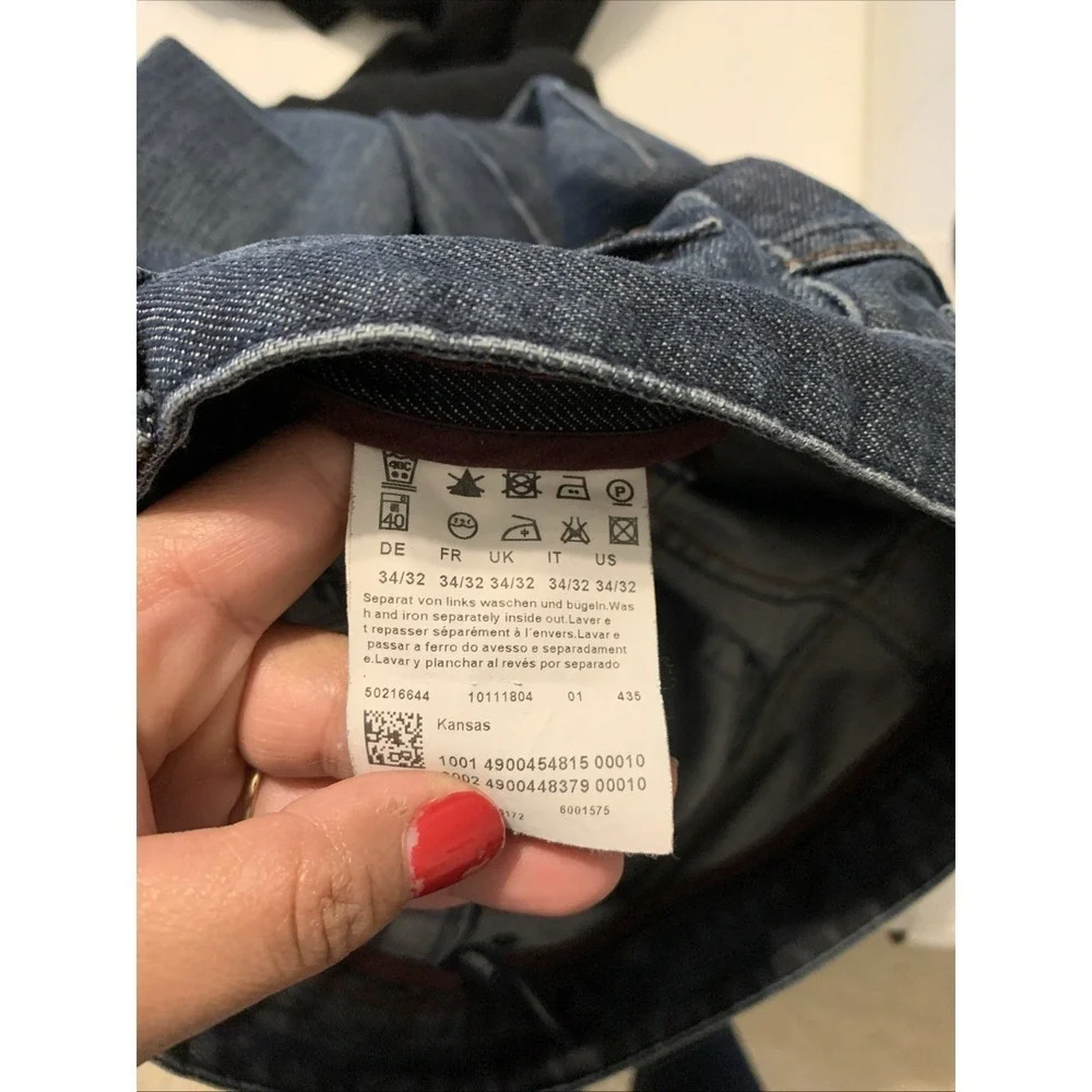 Hugo Boss men's denim jeans, size 34/32, bootcut.
